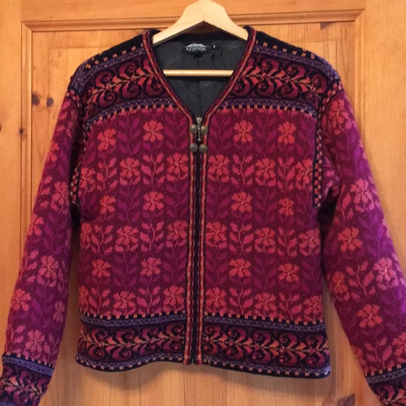 Sweaters - Islandic Design sweater/jacket